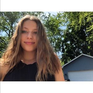 Meet your Posher, Tia